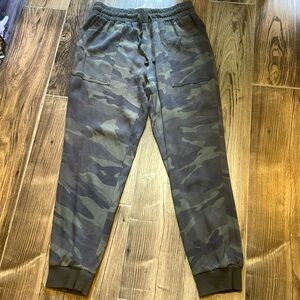 Splendid size small Joggers